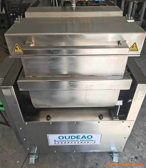 25������һ������պ���C(j��)��նȸ�